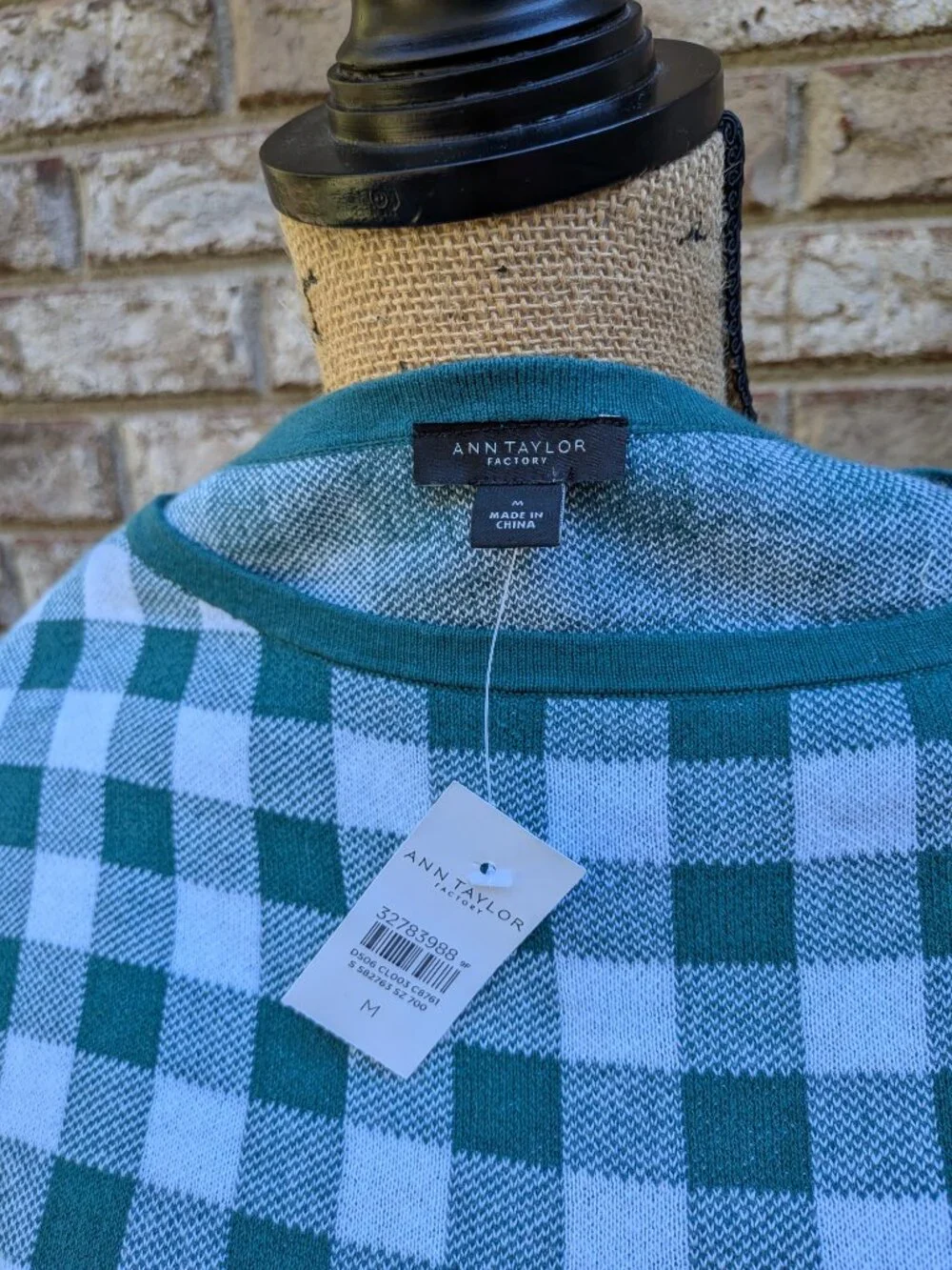 ⭐ NEW NWT Ann Taylor Factory white & green plaid sweater size Medium